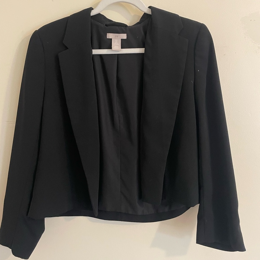 small black blazer cropped